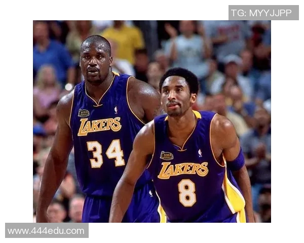 科比职业生涯数据全面解析:得分王、助攻大师与不朽传奇的诞生 科比职业生涯数据全面解析:得分王、助攻大师与不朽传奇的诞生