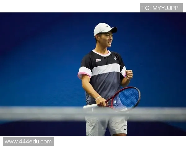 网球巨星的成长之路:从少年天才到世界冠军的奋斗历程 网球巨星的成长之路:从少年天才到世界冠军的奋斗历程